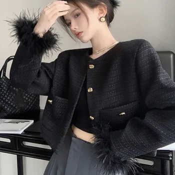2023 Елегантен туид сако, дамска мода, Свободни Черно-бели Копчета с кръгло деколте и дизайн от пера, Луксозно палто, женски офис пролетта на върховете