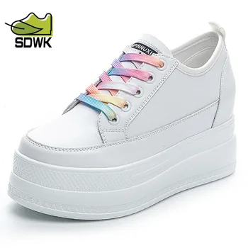 SDWK/ новост, дамски обувки от естествена кожа, които нарастване на 8 см, бели модни улични маратонки на платформа и танкетке, дамски летни обувки