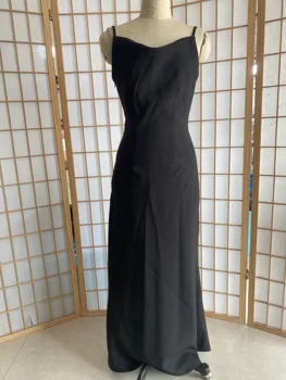 Есенно-зимния нов продукт royal si2023ster темпераментное черно атласное универсално рокля на подтяжках за отслабване, рокля за годишна среща