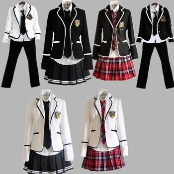 Новата училищна форма на начално училище и японската училищни униформи с дълъг ръкав, която студентите четат, британска студентски форма