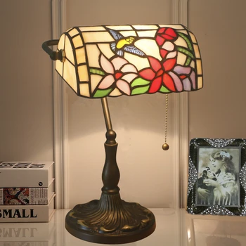 Стари Настолни лампи Тифани Цвете Птица Средиземно Море Домашен Интериор Лампа за спални Настолна лампа Витражный лампа с ключ