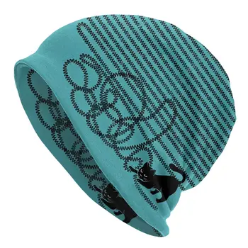Черна котка в синьо промытом топлината на предния капак, ежедневни шапки за улицата, защитни мъжки и дамски шапки