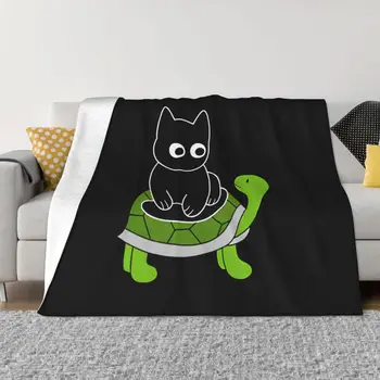 Черна котка, възседнал зелена костенурка, преносими топли одеяла за пътуване със спално бельо