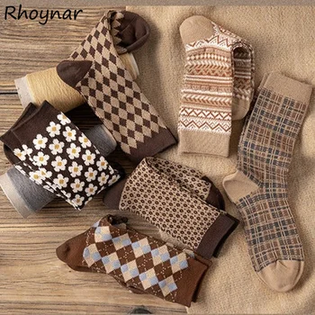Чорапи за студентки; корейска версия; универсални чорапи в ретро стил за отдих; сезон есен-зима; топли уютни и стилни дамски лоскутные чорапи; сладко колеж-шик